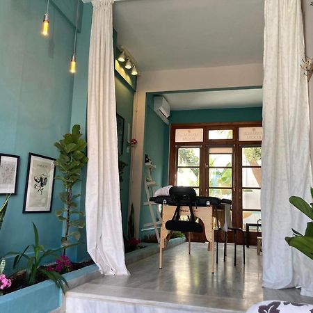 Tree Of Life Art Hotel Agia Marina Eksteriør billede