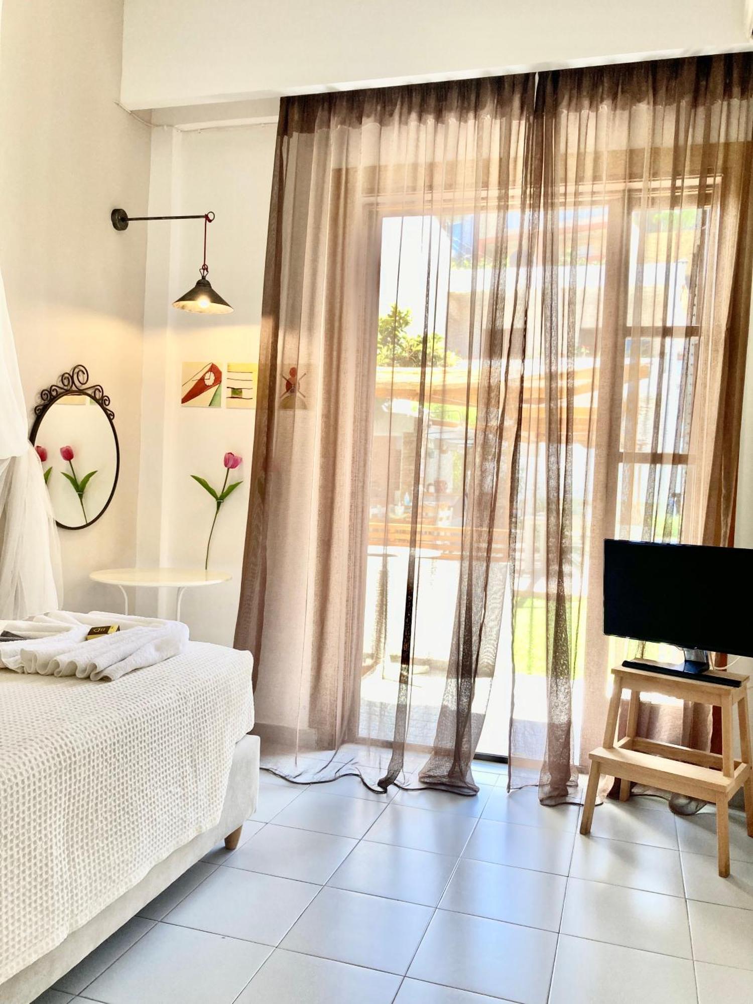 Tree Of Life Art Hotel Agia Marina Værelse billede
